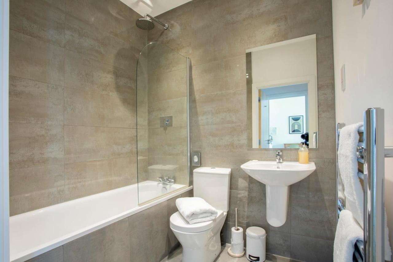 1 Bed Apartment - Redhill Central, Surrey, Gatwick #2 Kültér fotó